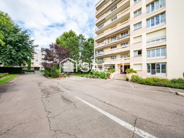 DIJON Centre ville - cité gastronomique. - Appartement 3 pièces de 78 m2 - Balcon - Garage fermé en 