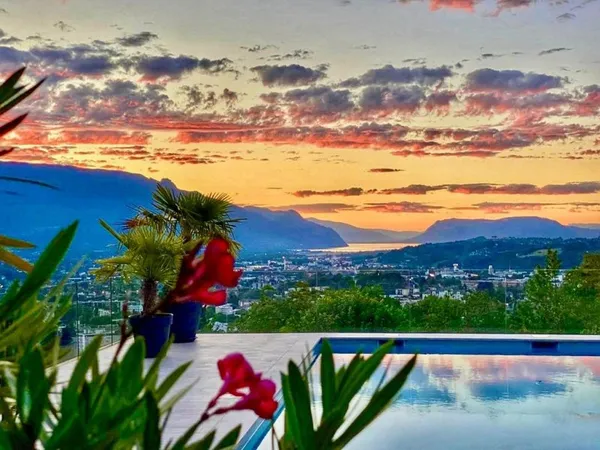 Villa 8 pièces 280 m²