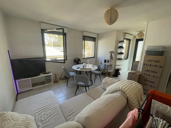 33170 GRADIGNAN- Appartement 2 pièce(s) 42.85 m² + 2 parkings à vendre
