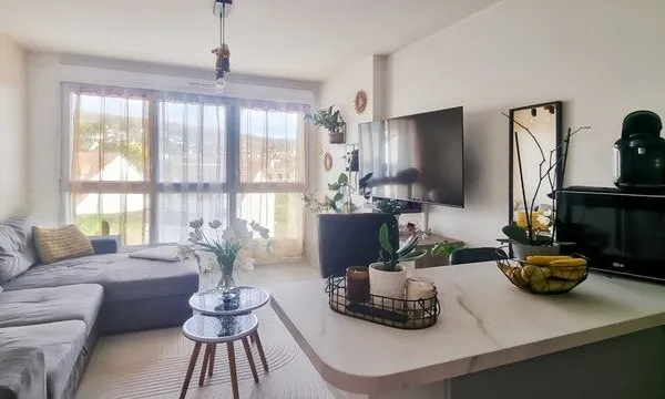 Appartement à vendre 2 pièces CHANTELOUP LES VIGNES (78)