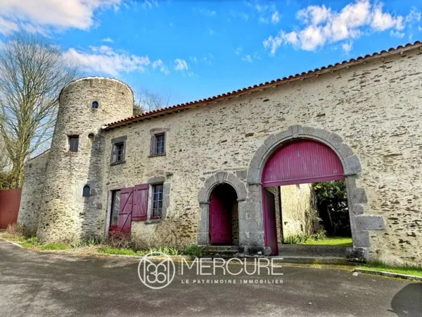 PROPRIETE MEDIEVALE DE CARACTERE