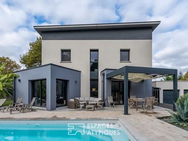 Havre contemporain avec piscine et appartement indépendant