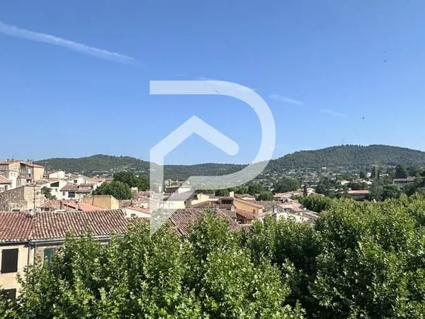 APPARTEMENT LUMINEUX TYPE 2 AVEC ASCENSEUR ET CAVE AU CENTRE VILLE MANOSQUE