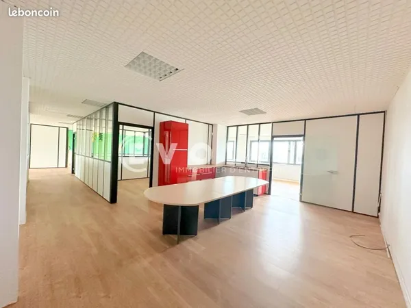 Bureaux 168 m²