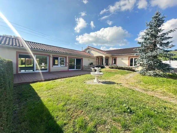 Villa Plain pied avec piscine intérieure