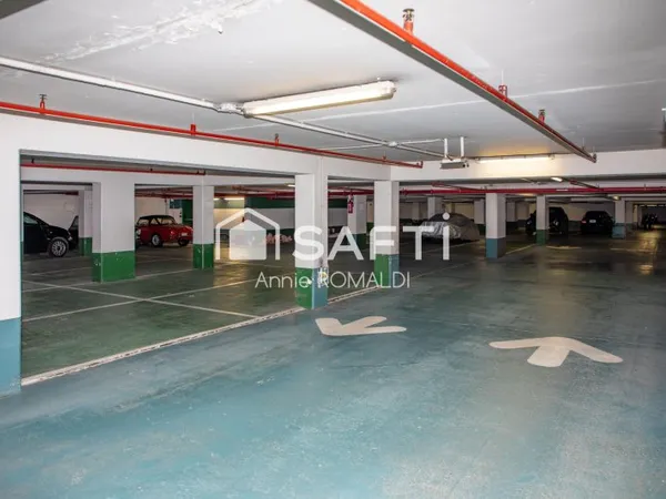 Opportunité rare en plein coeur de Suresnes ! Lots de 4 places de parking boxables avec accord de la