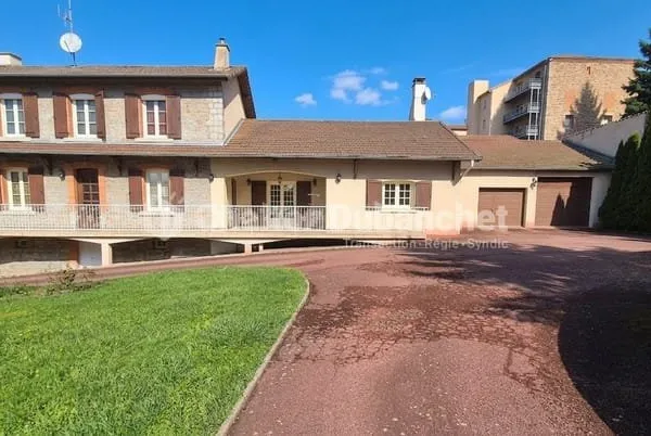 Maison Rozier En Donzy 7 pièce(s) 184 m2