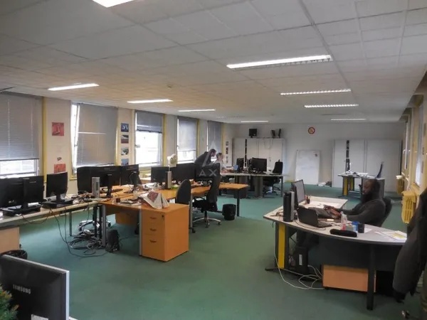 Bureau et espace de travail Location Dunkerque  600m² 3300€