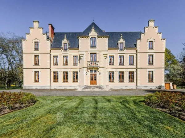 Domaine d'exception de plus de 340 ha et son installation équest