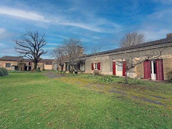 Maison avec dépendances