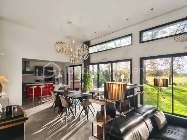 Maison 6 pièces 281 m²