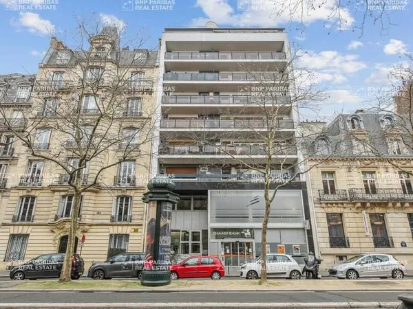 Bureaux 272 m²