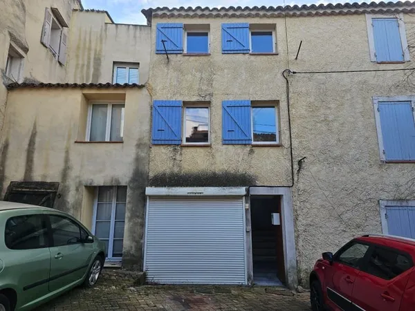 RIANS jolie maison de village de type 2 avec garage sur 2 niveaux