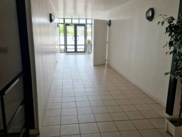 Bureau 30 m²