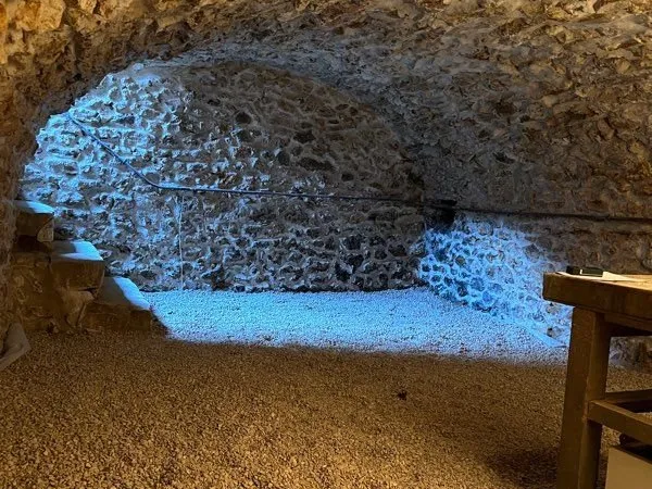 Cave voûtée stockage
