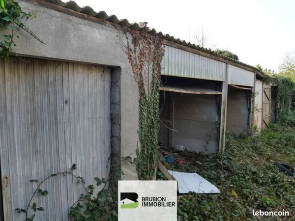 Parking/box 8 pièces 160 m²