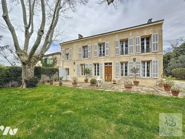 Maison / mas de 200 m² à Aix-en-Provence avec 3 380 m² de terrain