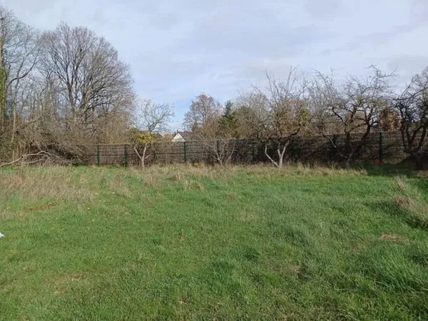 Terrain 591 m²