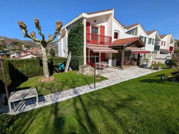 Maison T5 Urrugne 120 m2 terrain 350 m2