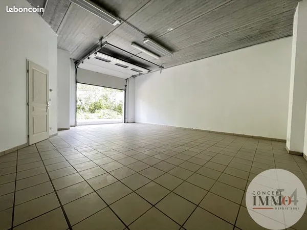 Entrepôt 70 m² Velaine-en-Haye