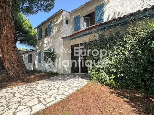 Villa 4 pièces 80 m²