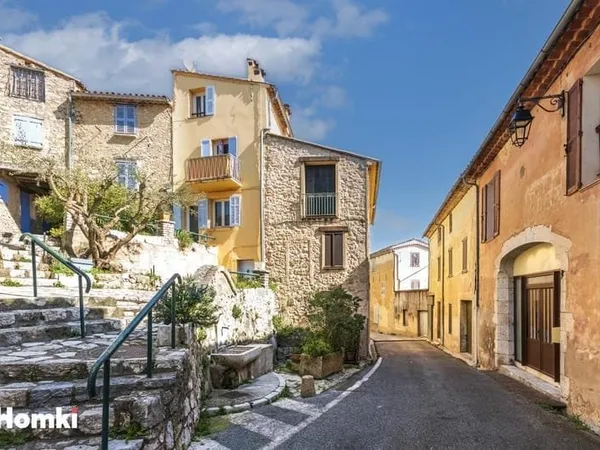 Maison de village T4 de 135m2 à Ampus 83111