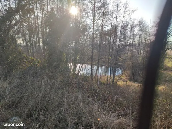 Terrain de loisir plan d eau