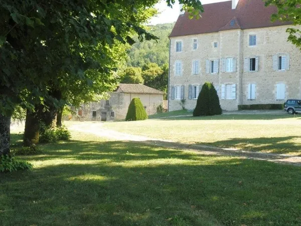 Château 7 pièces 650 m²