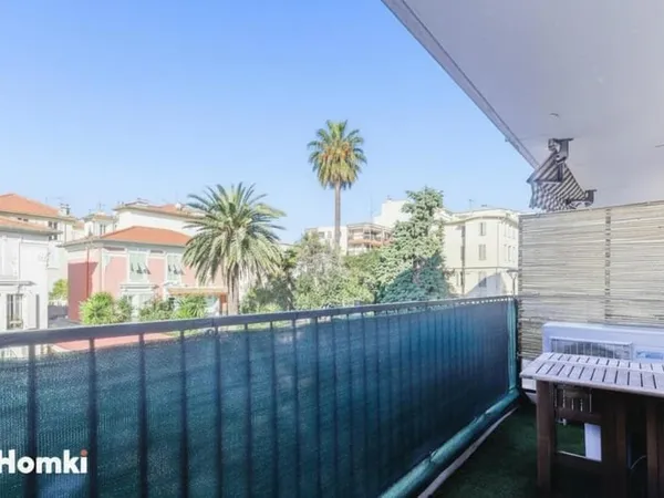 Appartement T5 de 110 m2 à Nice 06100, Avenue Bellevue