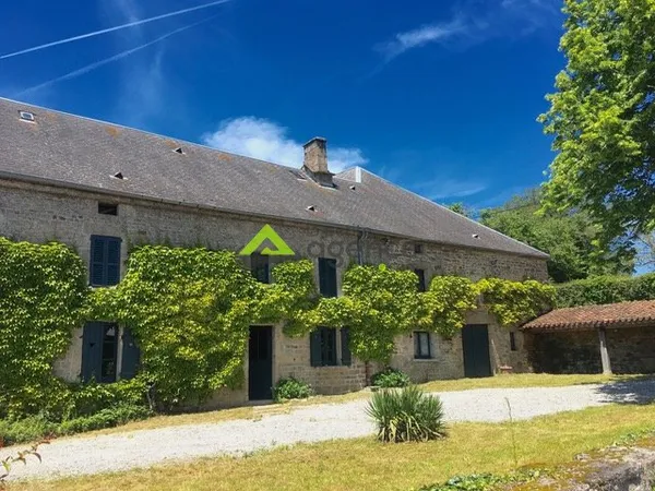 Maison de village - 3 chambres - grange et dépendances