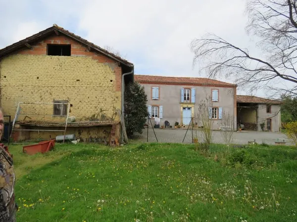 Maison 8 pièces 230 m²
