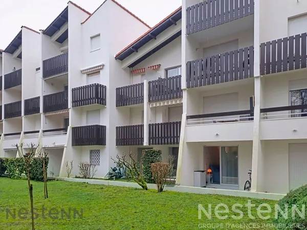 Appartement à vendre à Saint Georges De Didonne, rez-de-chaussée, 1 pièce 25 m2, terrasse, place de 