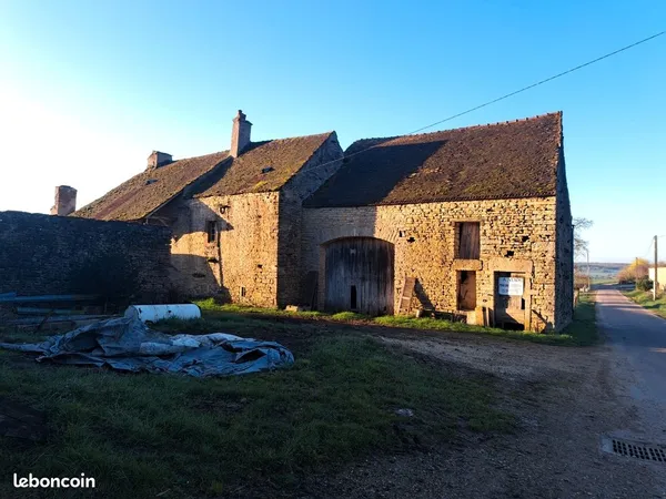 Maison ancienne avec terrain à bâtir dans l'auxois