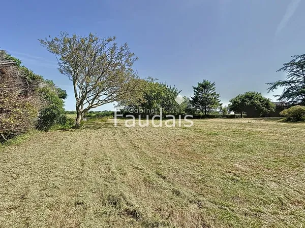 Terrain constructible viabilisé à vendre à Port-Bail-sur-Mer