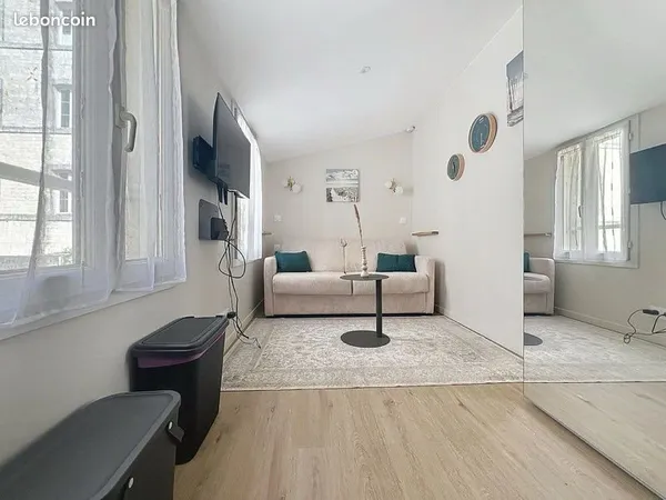 Studio Rochefort DPE D - 74 000 euros - Rentabilité 12 % - 4112 euros CA déjà réservé