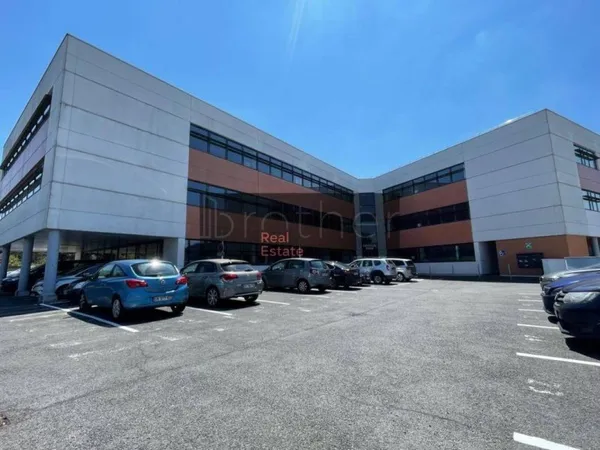 Bureaux 1436 m²
