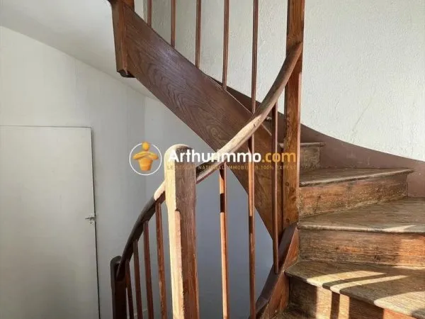 Immeuble 306 m²