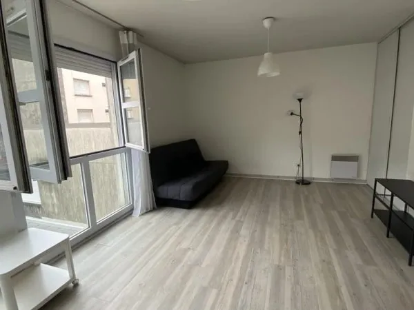 Grenoble GARE - Studio meublé aevc place de parking - 30 Rue Emile Gueymard