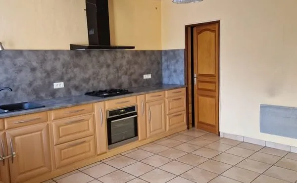 Maison ancienne pierre 120 m2 trois chambres