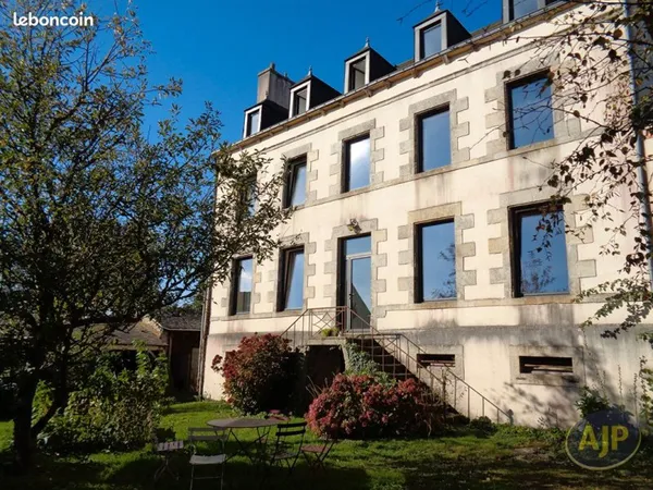 Maison 13 pièces 250 m²