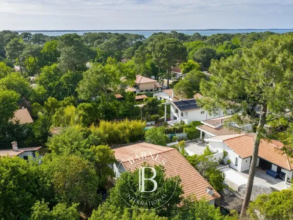 MAISON FAMILIALE AU PYLA-SUR-MER AVEC JARDIN ET ACCÈS RAPIDE AU BASSIN