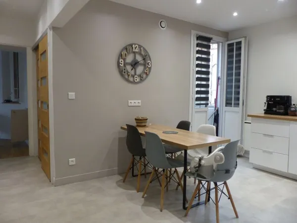 AJACCIO centre charmant T3 62m2 entièrement rénové vue sur m