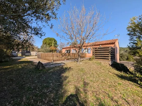 Vente villa de plain pied avec piscine et grand garage, à Mirabeau 84120.