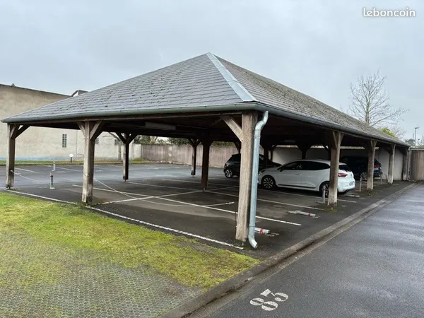 10 parkings couvert sécurisé à St J. De Braye