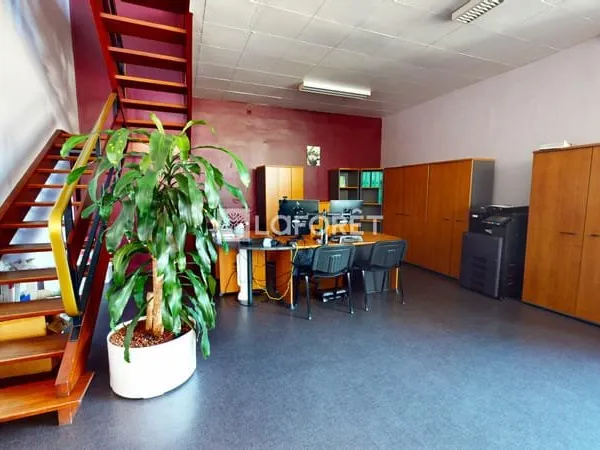 Bureaux Lillebonne 2 pièce(s) 125 m2