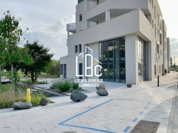 Bureaux 143 m²