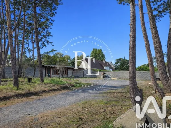 Terrain 831 m²
