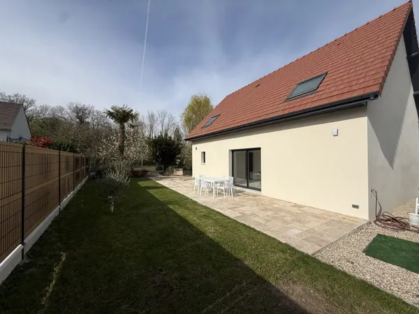 MAISON DE STANDING RÉCENTE