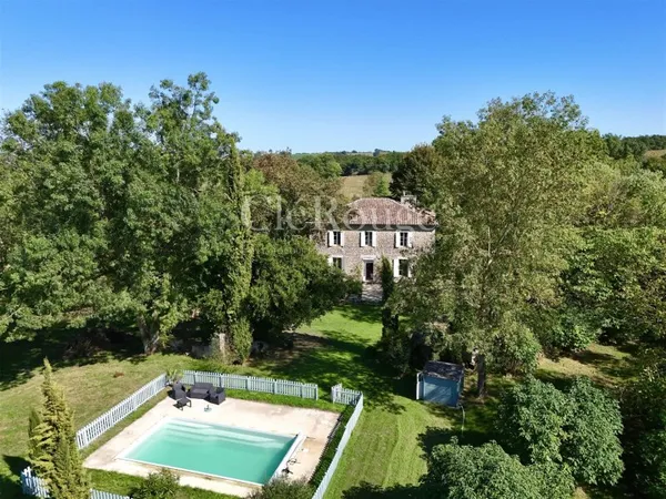 Proche Tombeboeuf - Élégante demeure de campagne : 5 chambres, piscine, dépendances et vue panoramiq