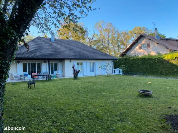 Maison de plain-pied — 122 m² — Grand terrain 1 200 m² — Ferney-Voltaire